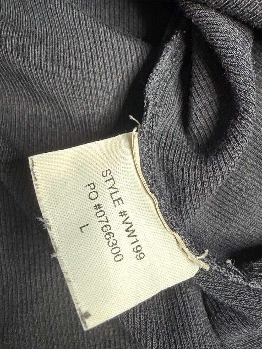 Vuori Long Sleeve Lux Crew Tee large black Athleisure athletic lightweight gym - Picture 7 of 7